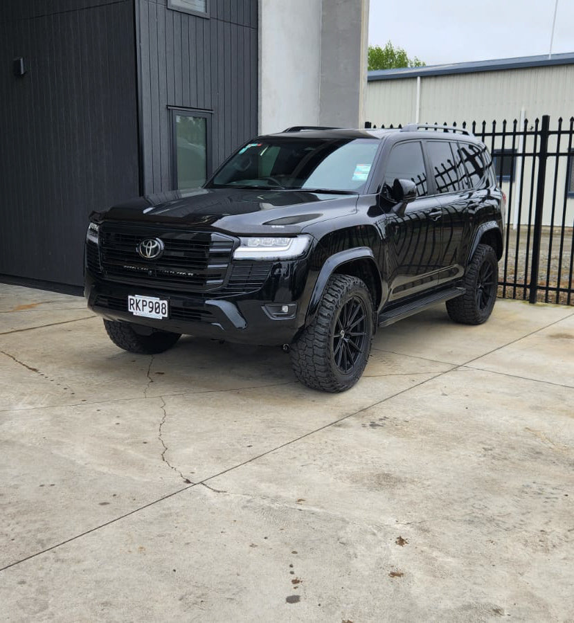 SLIMLINE FLARES TO FIT TOYOTA LANDCRUISER 300 SERIES