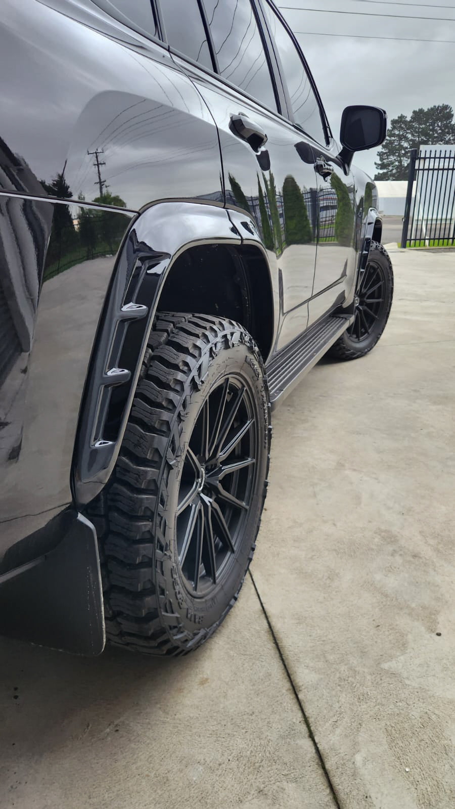 SLIMLINE FLARES TO FIT TOYOTA LANDCRUISER 300 SERIES