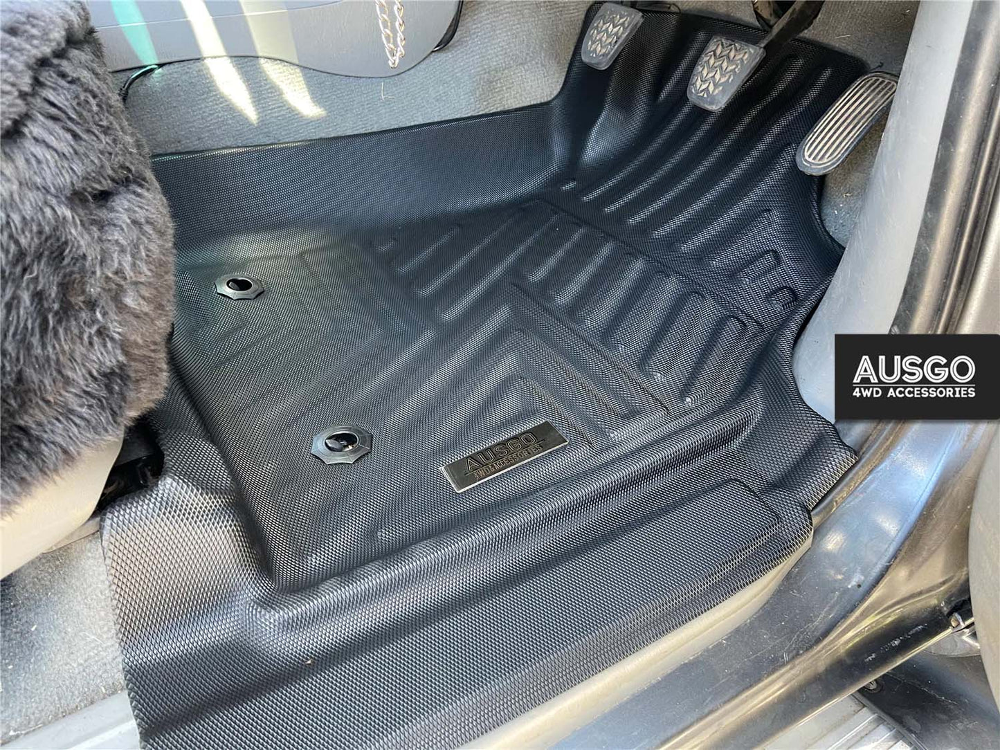 4WD FLOOR MATS - TOYOTA HILUX 2005-2015