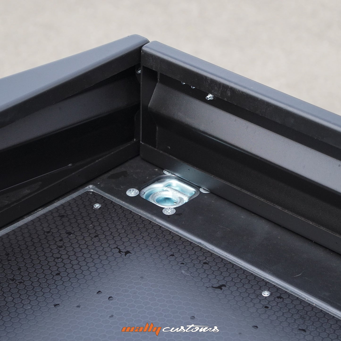 COMMANDER FLAT DECK TRAY