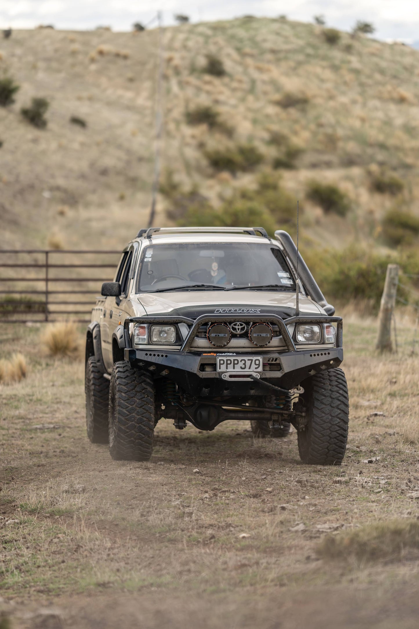WALLY CUSTOMS WINCH BAR TO SUIT TOYOTA HILUX LN106,107,167/KZN 165 (1989-2004) NON AIR BAG ONLY