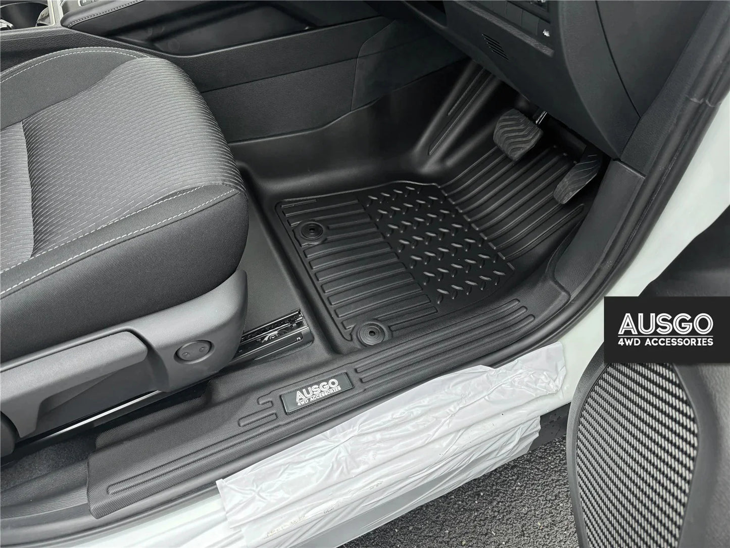 4WD FLOOR MATS - MITSUBISHI OUTLANDER 2021 -