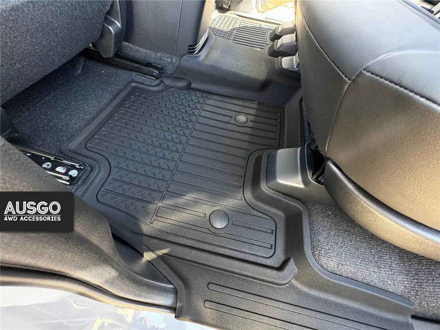 4WD FLOOR MATS (INJECTION) ISUZU MU-X 2021 -