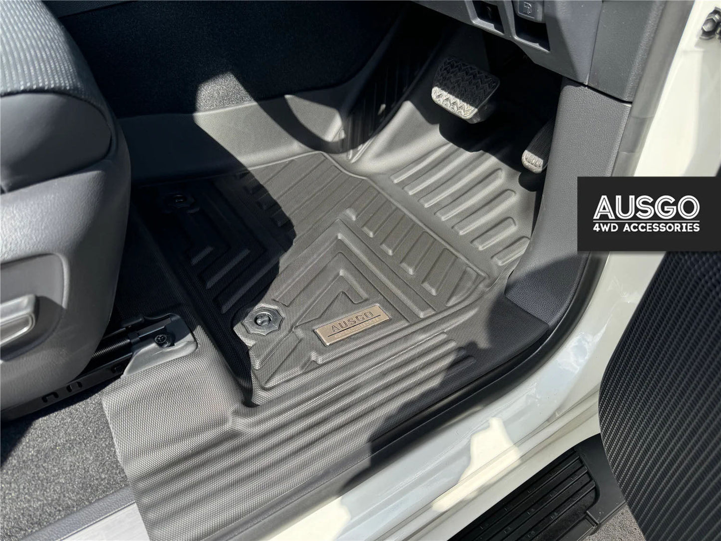 4WD FLOOR MATS - TOYOTA LANDCRUISER 300 SERIES